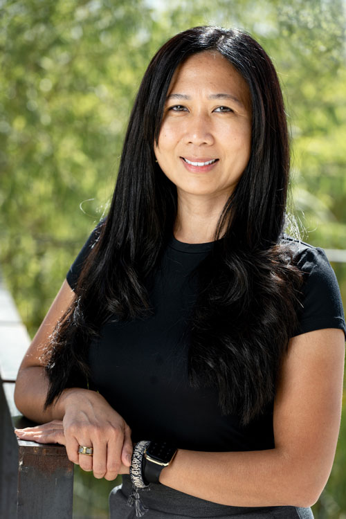 Debbie Ignacio headshot